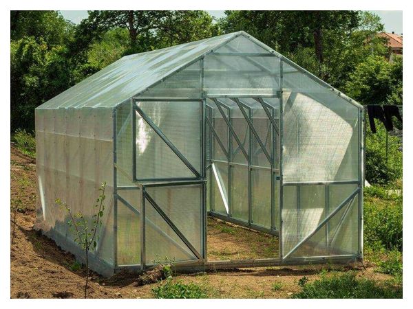 What you shouldn’t do in a greenhouse in spring – main mistakes